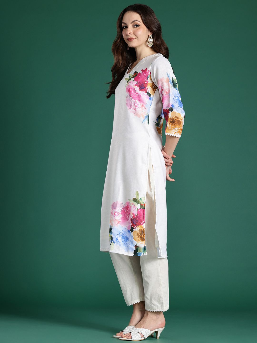 Dhiyona IE Floral Printed Beads and Stones Linen Kurta with Trousers & With Dupatta
