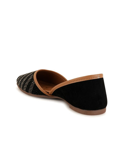 Dhiyona AK Embellished Mojaris