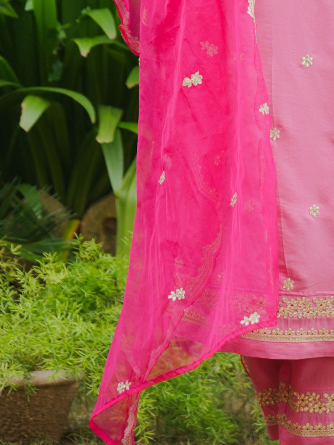Dhiyona IE Ethnic Motifs Embroidered Thread Work Kurta with Trousers & Dupatta