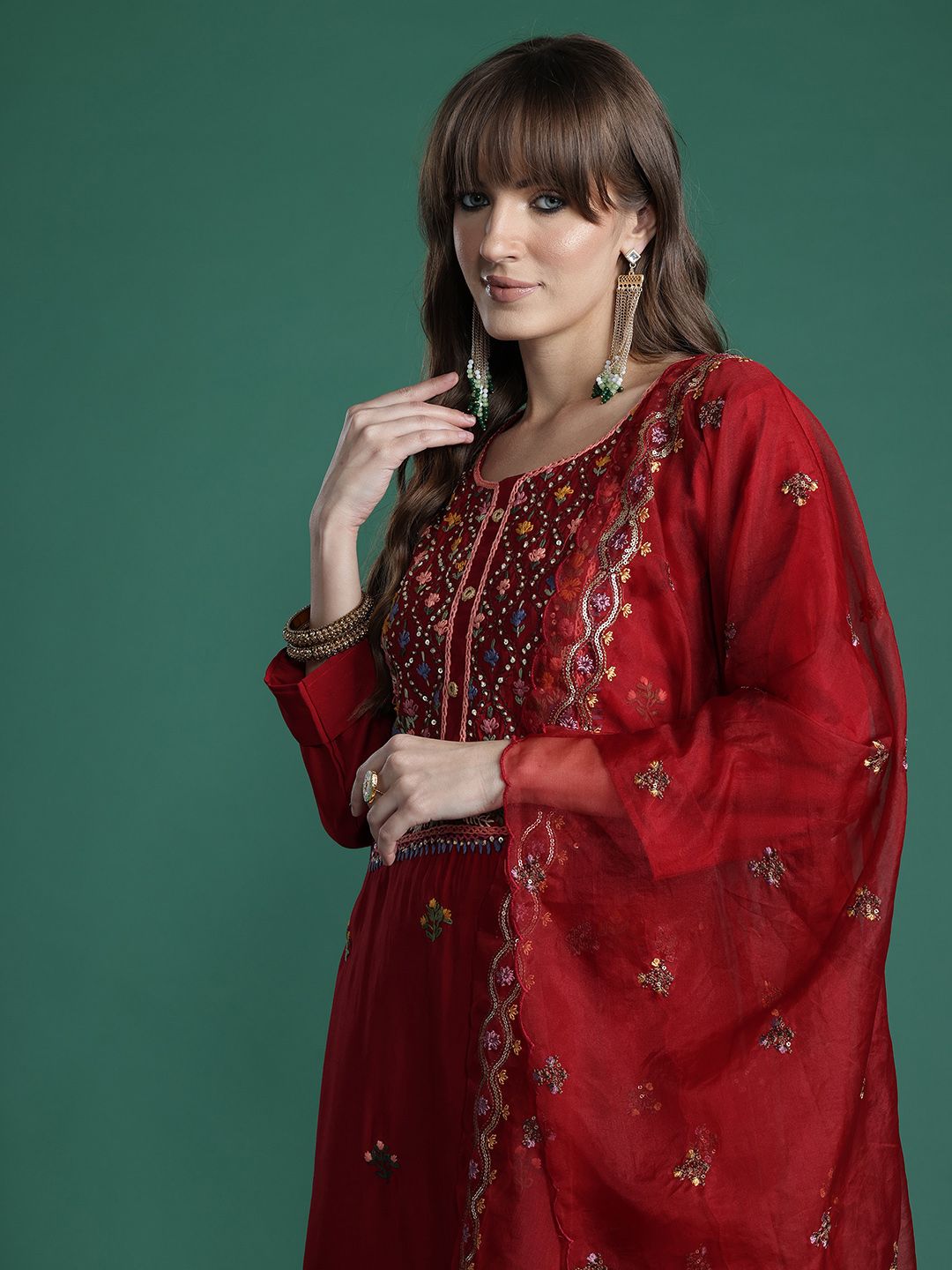 Women Floral Embroidered Thread Work Kurta with Trousers & With Dupatta