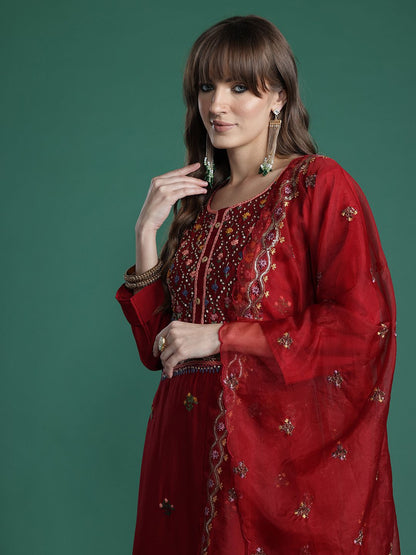 Women Floral Embroidered Thread Work Kurta with Trousers & With Dupatta