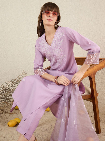 Women Floral Embroidered Regular Thread Work Kurta with Trousers & Dupatta