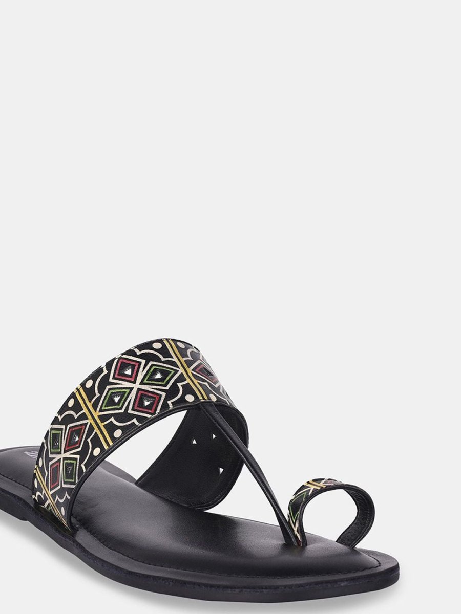 Dhiyona AK Women One Toe Flats