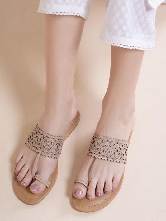 Dhiyona AK Laser Cut One Toe Flats