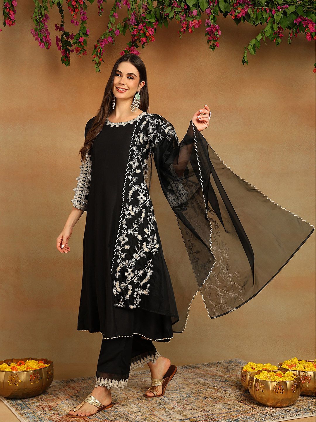 Dhiyona KL Ethnic Motifs Embroidered Empire Thread Work Kurta with Palazzos & Dupatta
