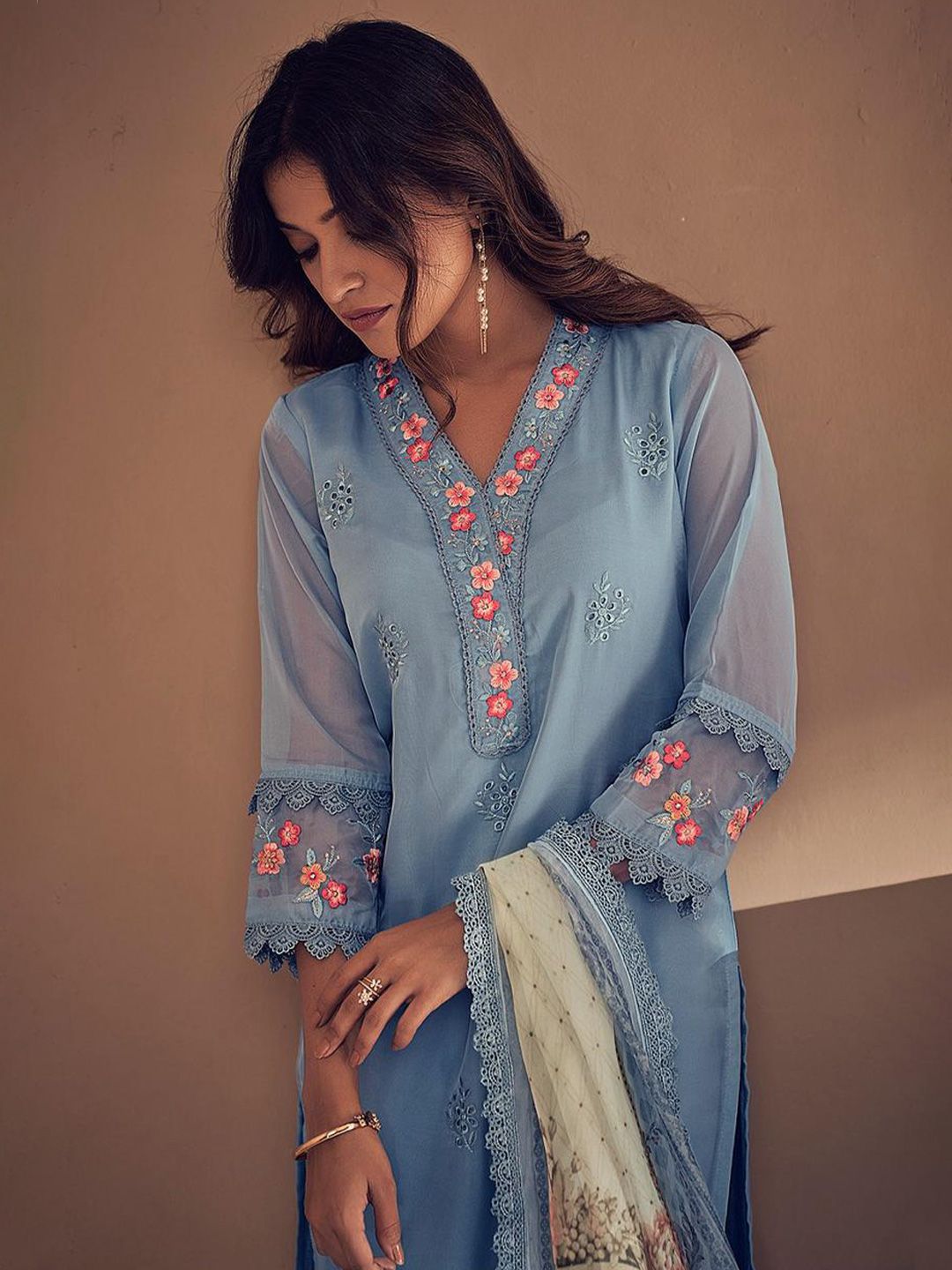 Dhiyona IE Blue Floral Embroidered Thread Work Straight Kurta With Trousers & Dupatta
