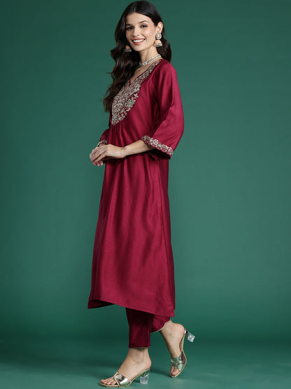 Dhiyona IE Floral Embroidered Pleated Thread Work Liva Kurta With Trousers & Dupatta