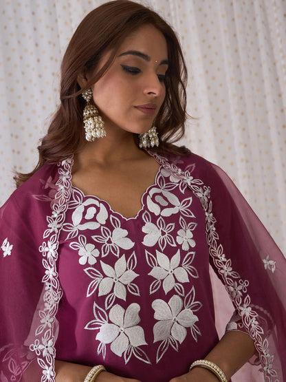 Dhiyona IE Floral Embroidered V-Neck Thread Work Straight Kurta with Trousers & Dupatta