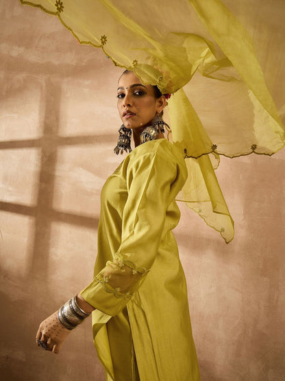 Women Ethnic Motifs Embroidered Regular Liva Kurta with Trousers & With Dupatta