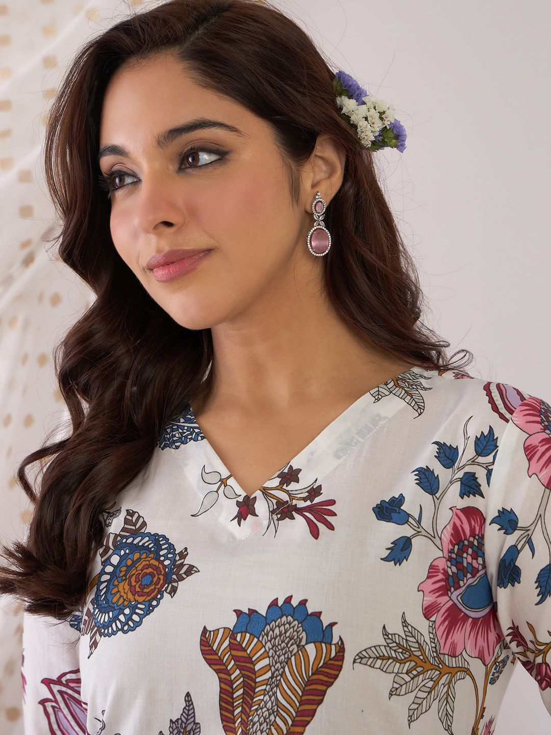 Dhiyona IE Floral Printed V-Neck Pure Cotton Straight Kurta With Trouser