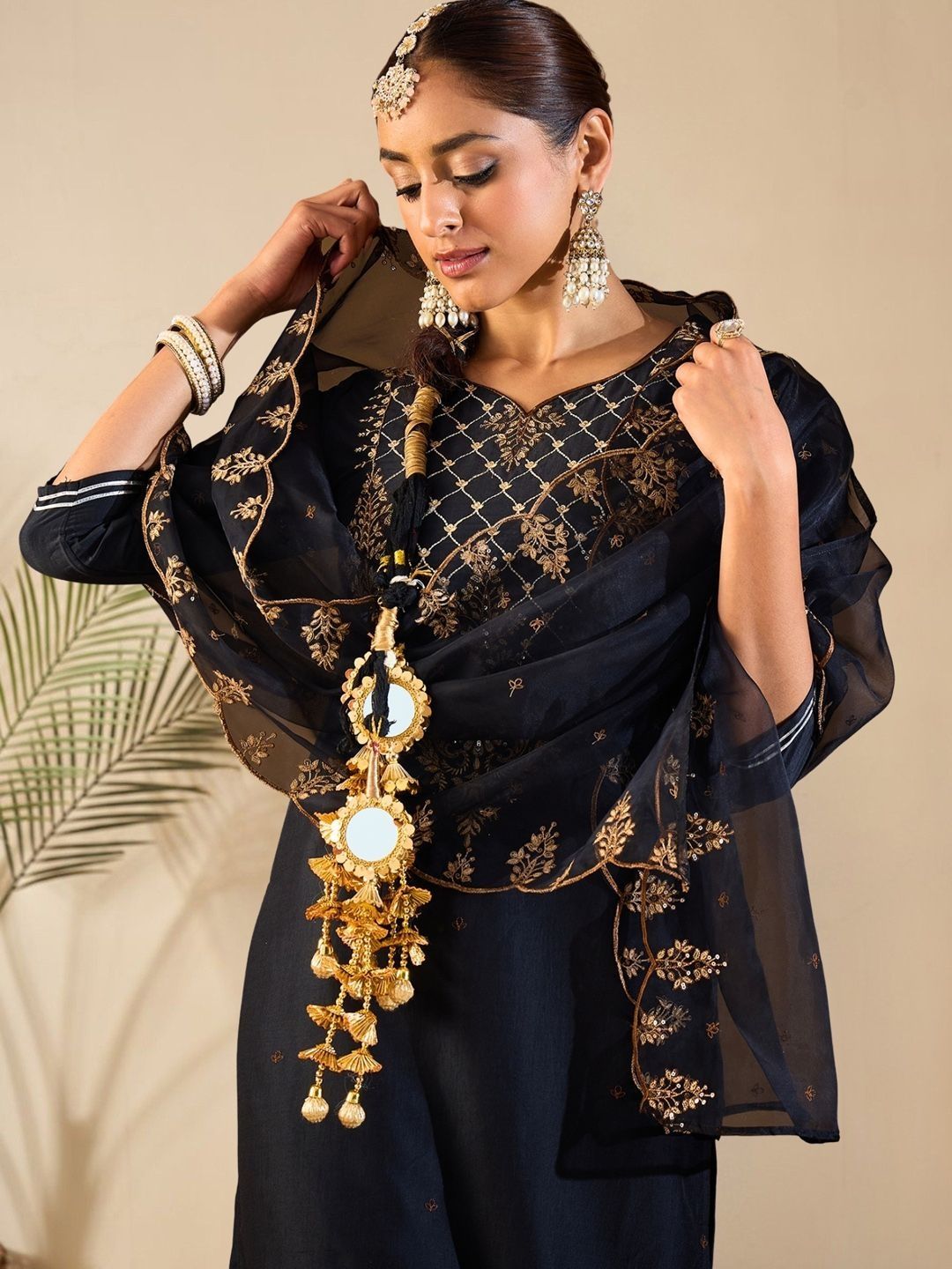 Dhiyona IE Women Ethnic Motifs Embroidered Regular Thread Work Liva Kurta with Trousers & With Dupatta