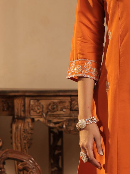 Women Ethnic Motifs Printed Kurta with Trouser