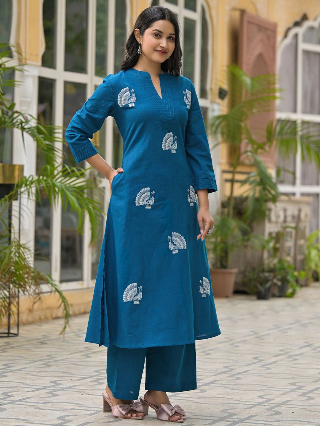 Animal Embroidered Regular Thread Work Pure Cotton Kurta With Palazzos