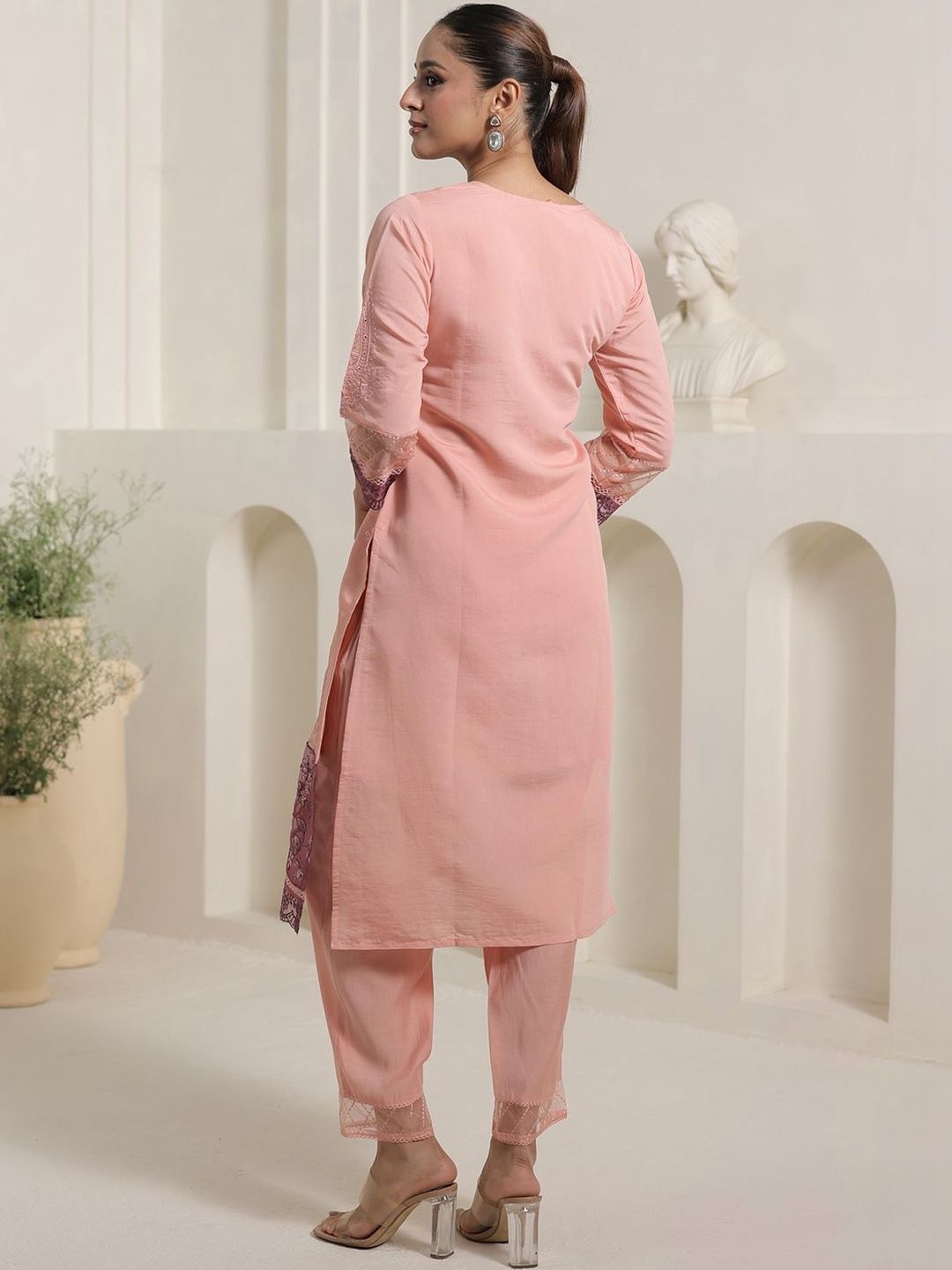 Women Floral Embroidered Regular Thread Work Kurta with Trousers & With Dupatta