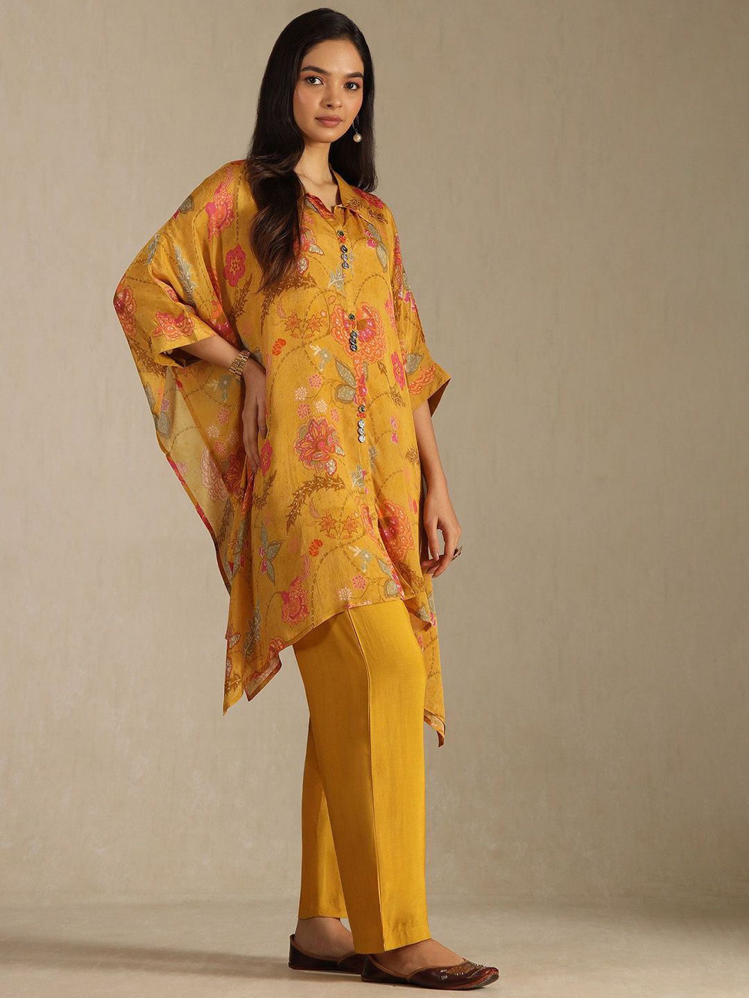 Dhiyona SO Women's Women Floral Printed Regular Kurta with Trousers Kurta Sets