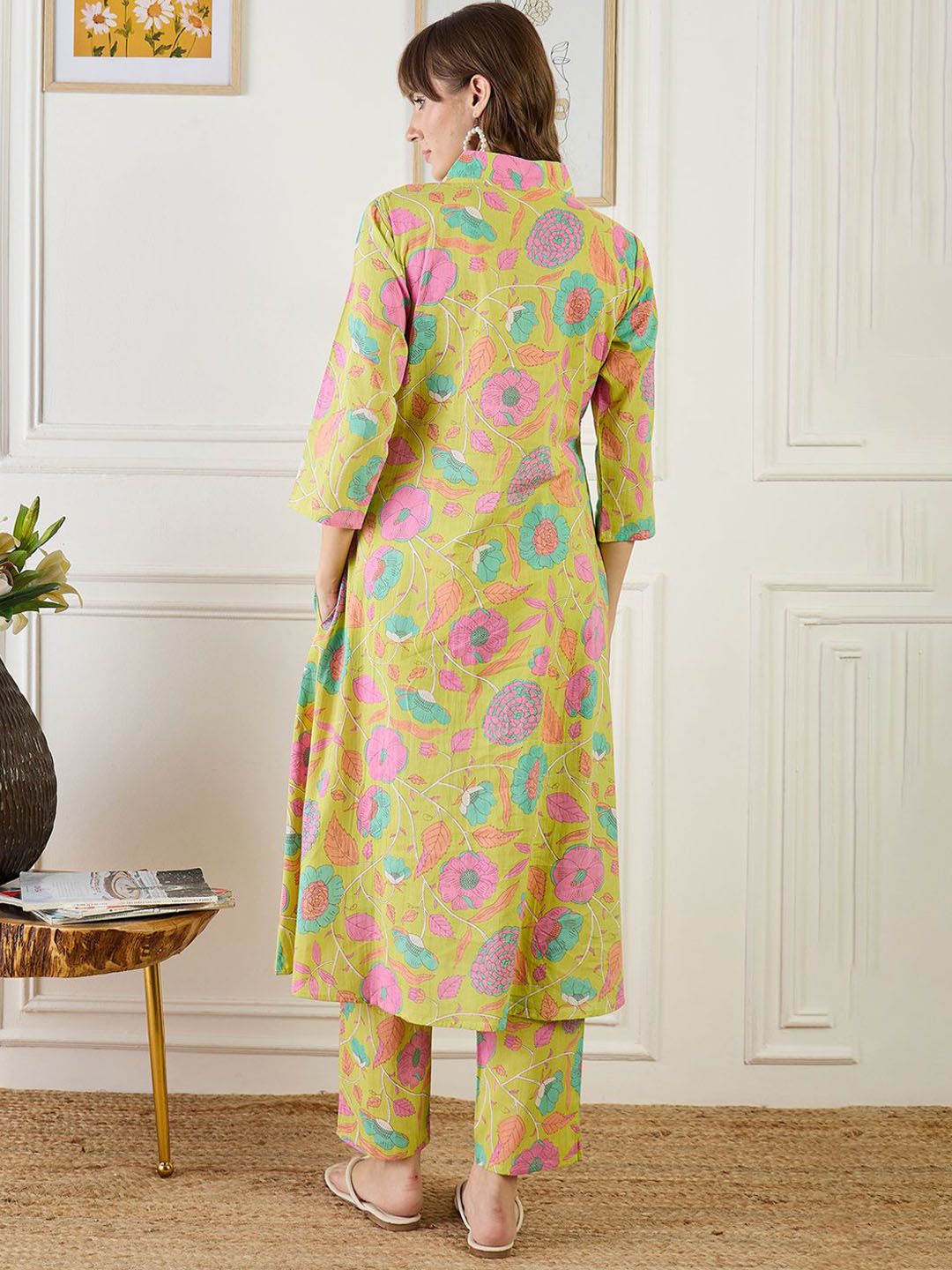 Floral Printed Straight Sequinned Pure Cotton Kurta With Trouser