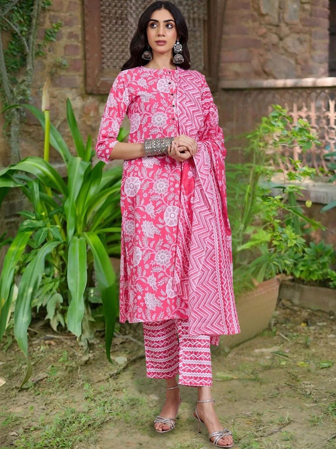 Women Floral Printed Regular Pure Cotton Kurta with Trousers & With Dupatta
