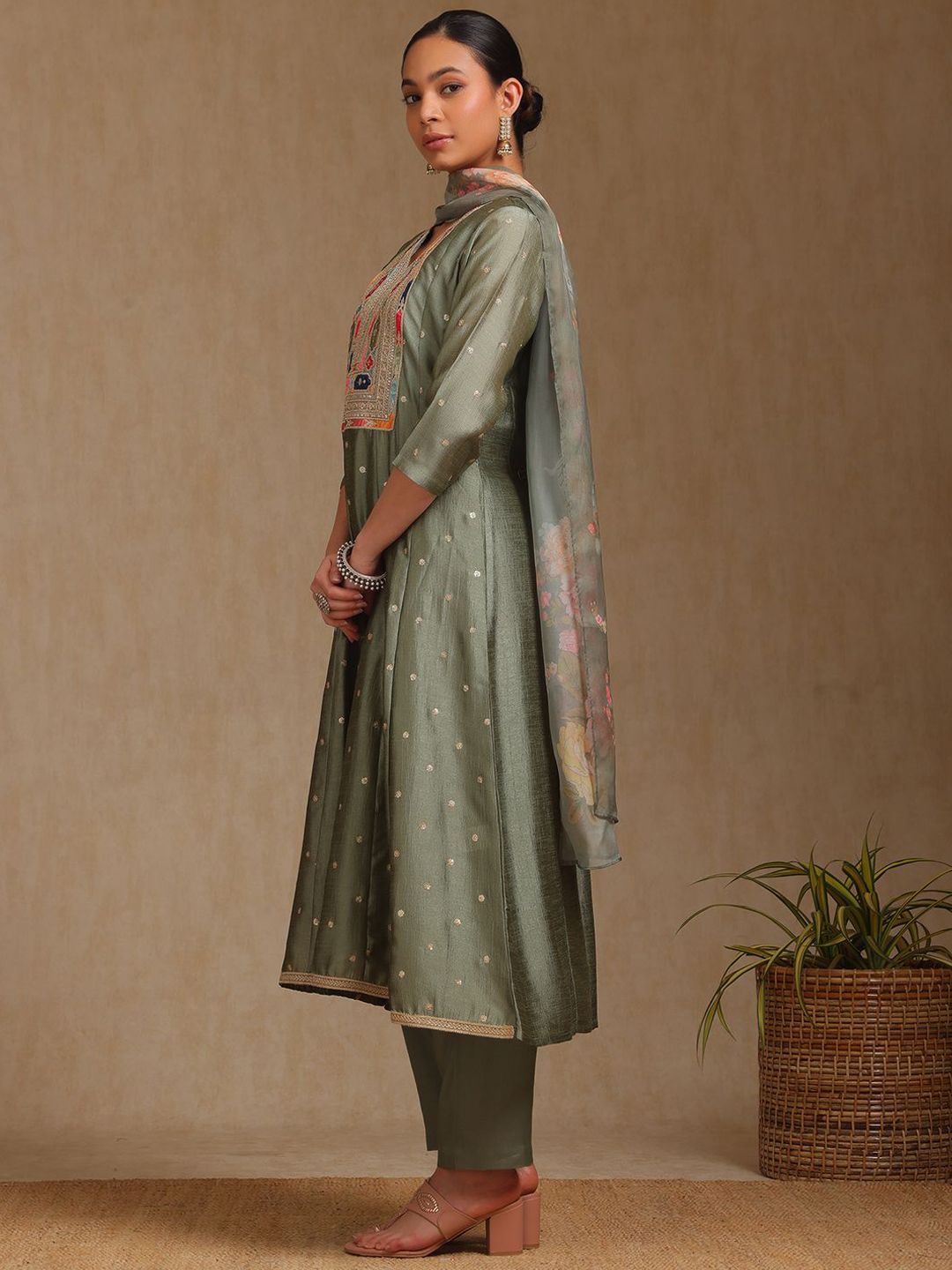 Dhiyona SO Women's Floral Embroidered Notch Neck Sequinned A-Line Kurta With Trousers & Dupatta