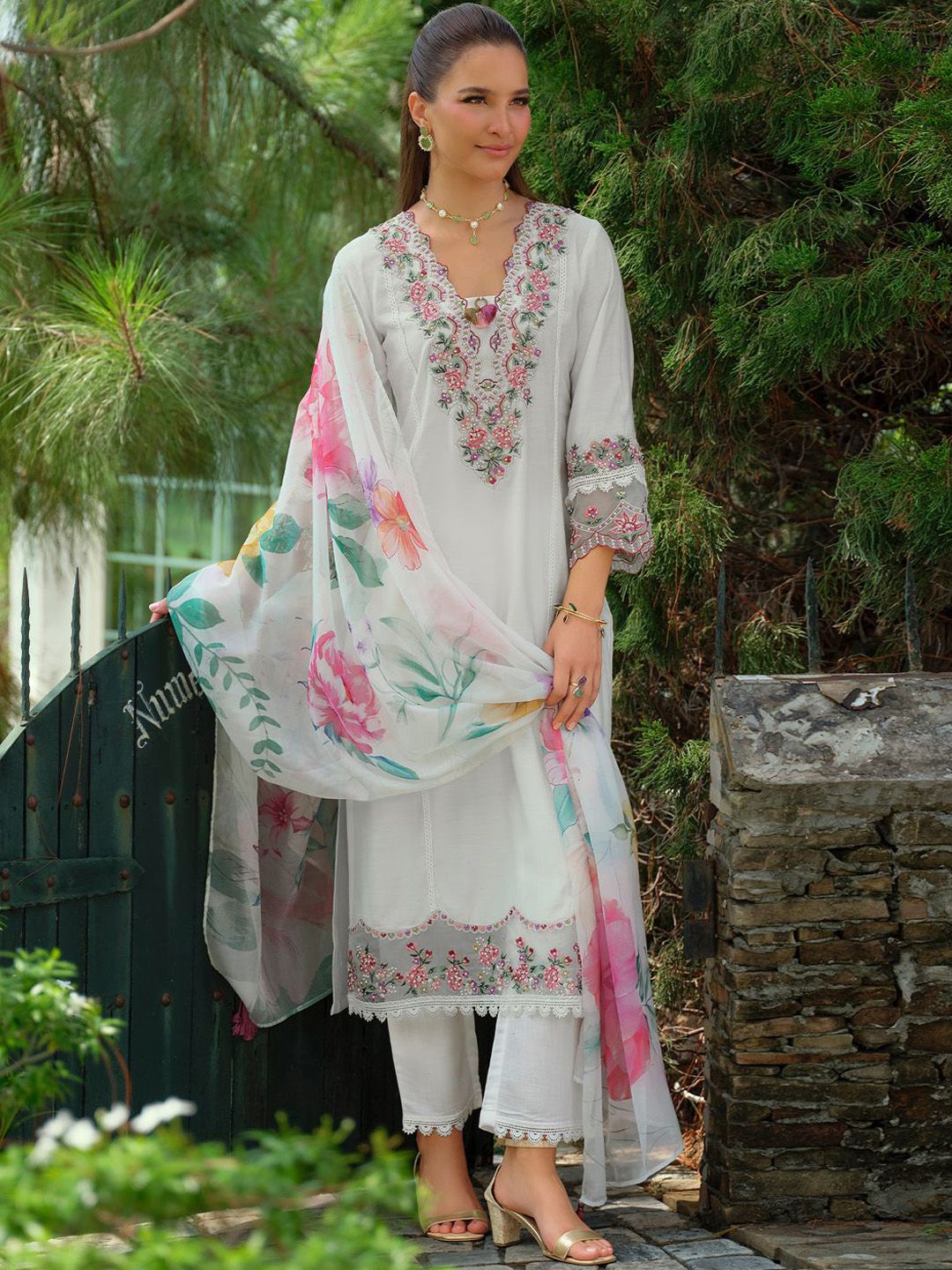 Floral Yoke Design Square Neck Thread Work A-Line Kurta With Trousers & Dupatta