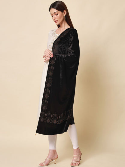 Dhiyona PA Women Black Solid Velvet Crystal Shawl