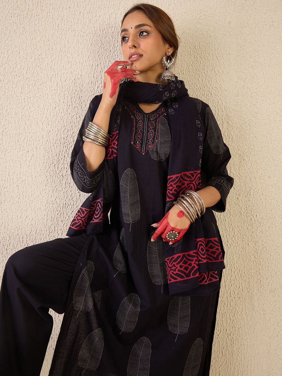 Dhiyona IE Women Printed Pure Cotton Kurta with Trousers & With Dupatta