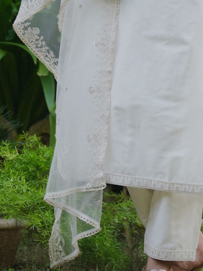 Dhiyona IE Floral Embroidered Thread Work Kurta with Trousers & Dupatta