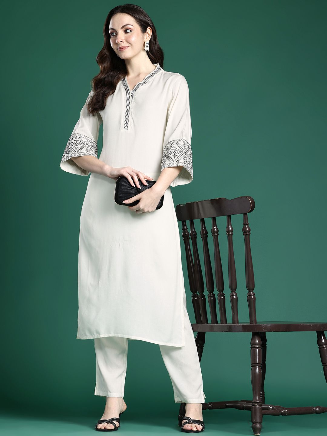 Women Ethnic Motifs Embroidered Regular Thread Work Kurta with Trousers