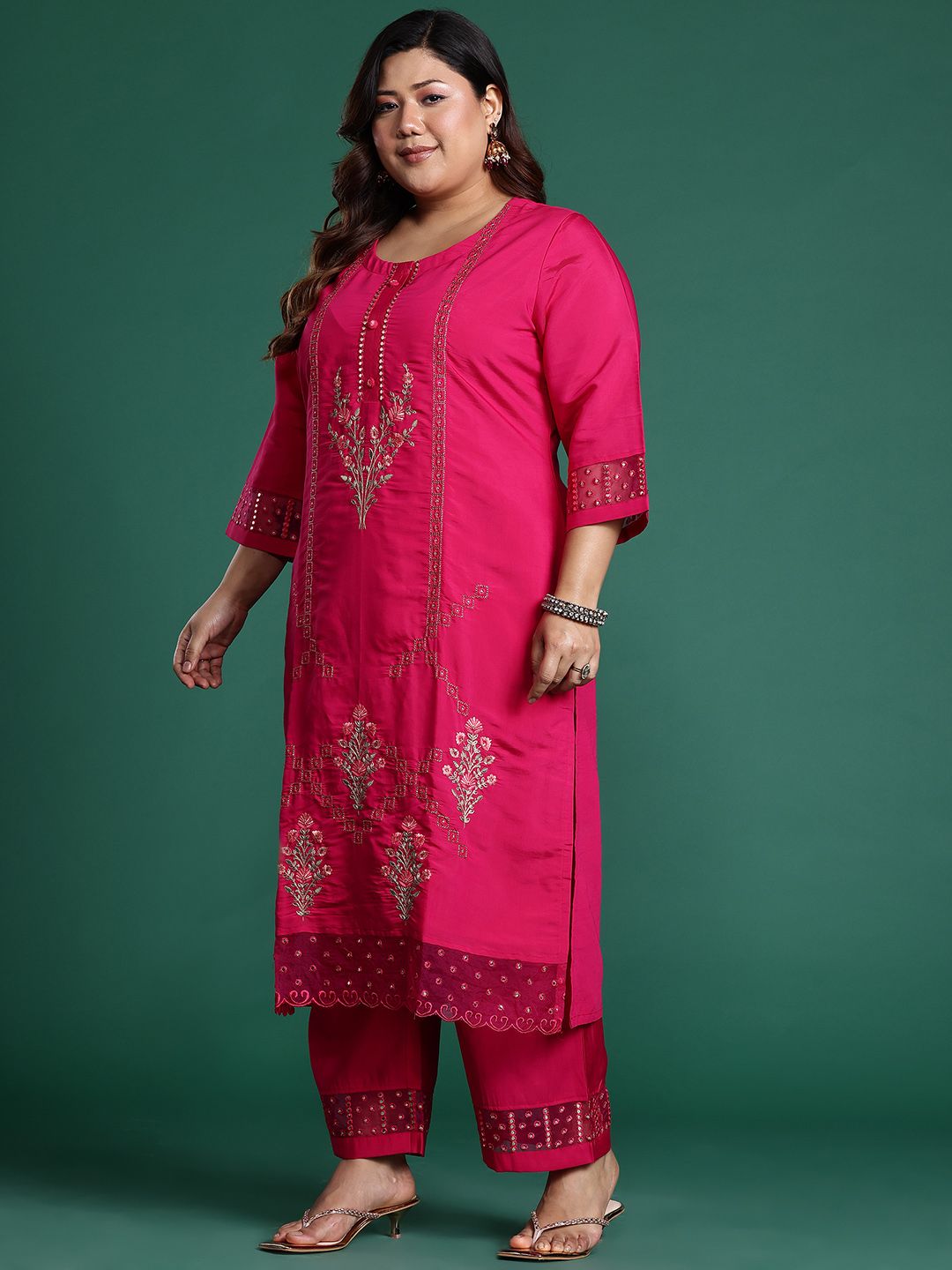 Plus Size Ethnic Motifs Embroidered Mirror Work Kurta Set