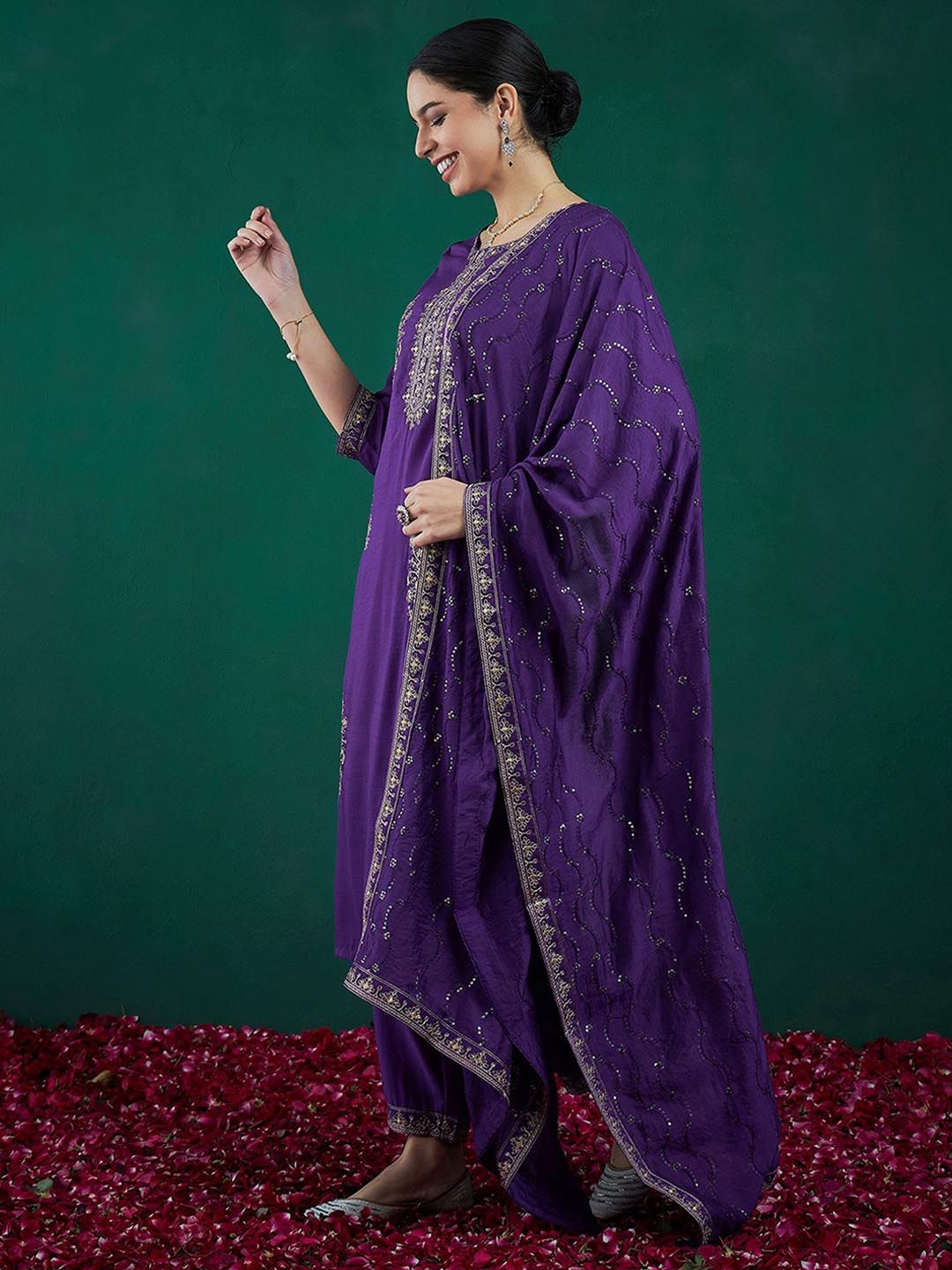 Dhiyona IE Ethnic Motifs Embroidered Zari Straight Kurta With Trousers & Dupatta