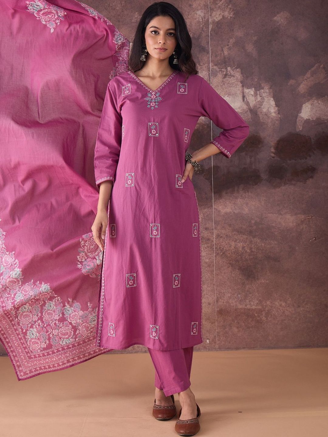 Floral Printed Regular Thread Work Pure Cotton Kurta With Trousers & Dupatta