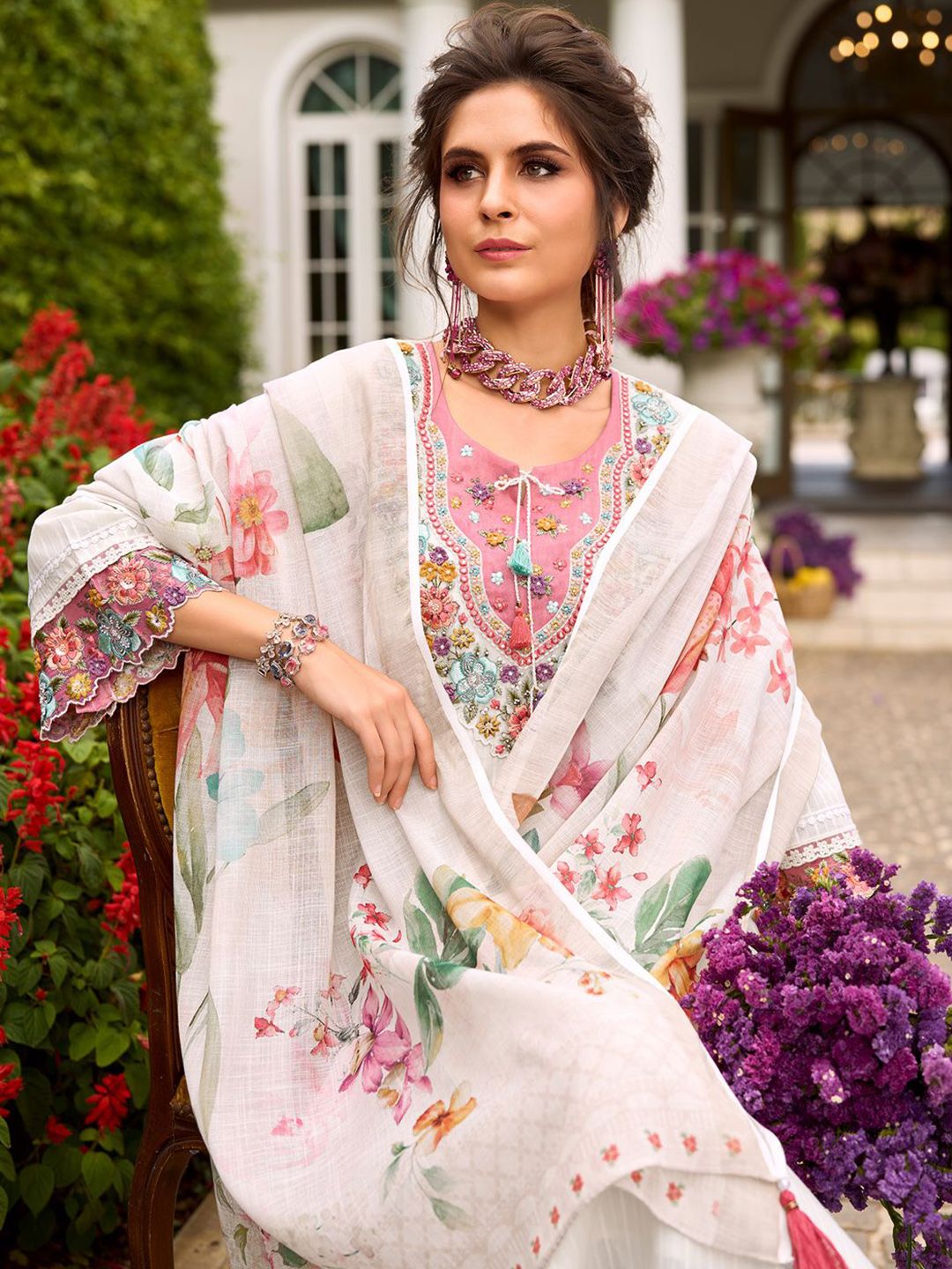 Women Floral Embroidered Thread Work Pure Cotton Kurta & Trousers With Dupatta