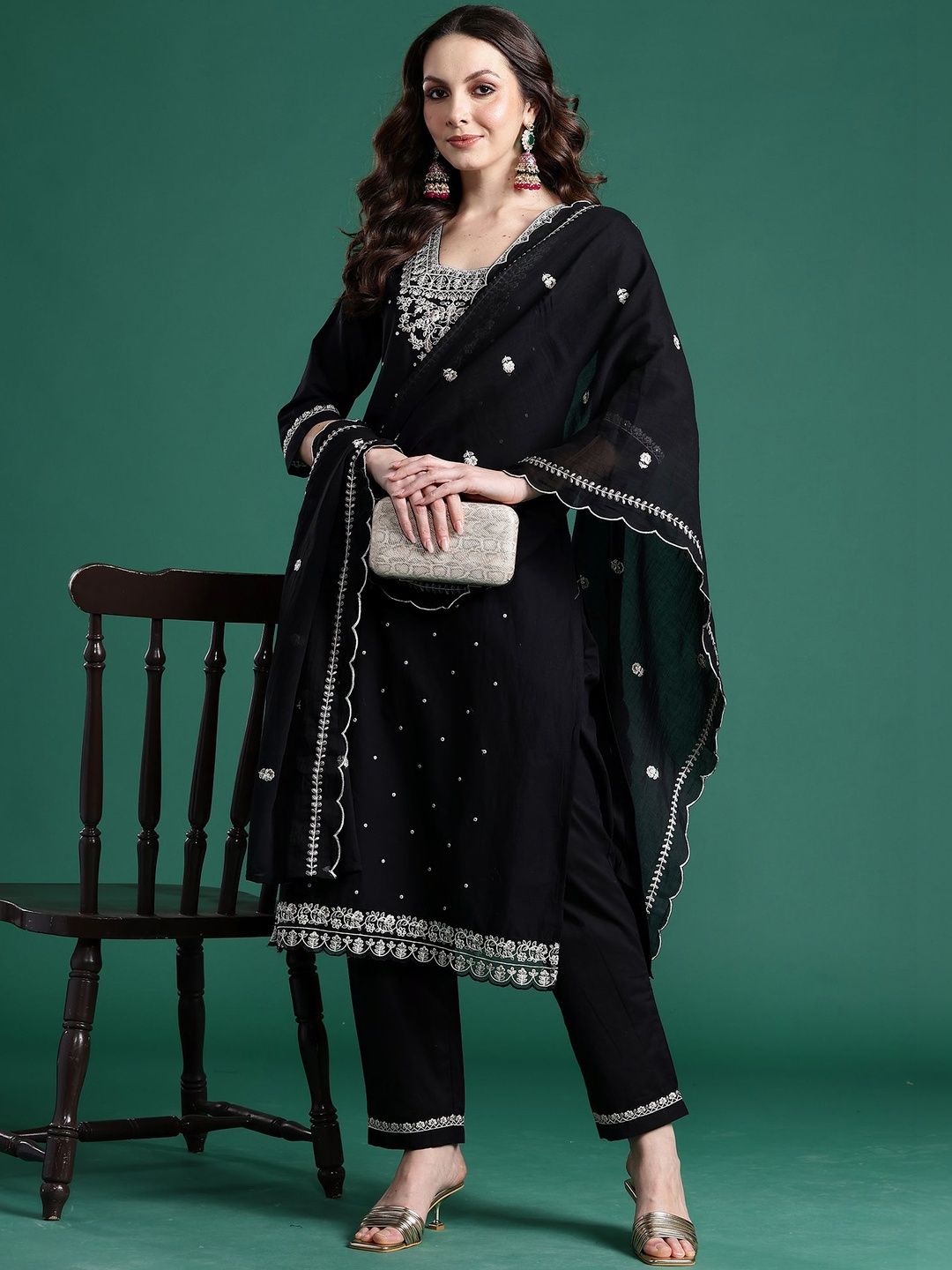 Women Ethnic Motifs Embroidered Regular Thread Work Pure Cotton Kurta with Trousers & With Dupatta