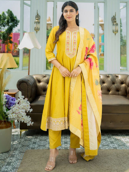 Women Floral Embroidered Regular Sequinned Kurta with Trousers & With Dupatta