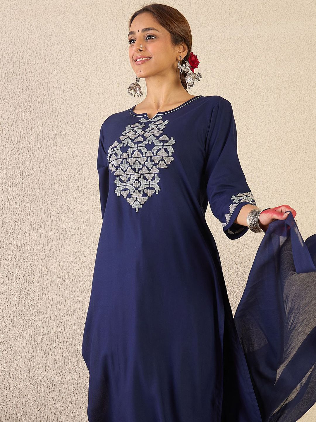 Dhiyona IE Women Embroidered Regular Thread Work Kurta with Trousers & With Dupatta