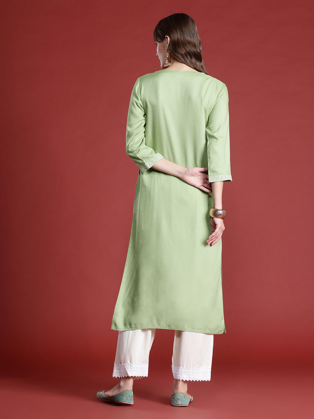 Dhiyona IE Floral Embroidered Thread Work Kurta