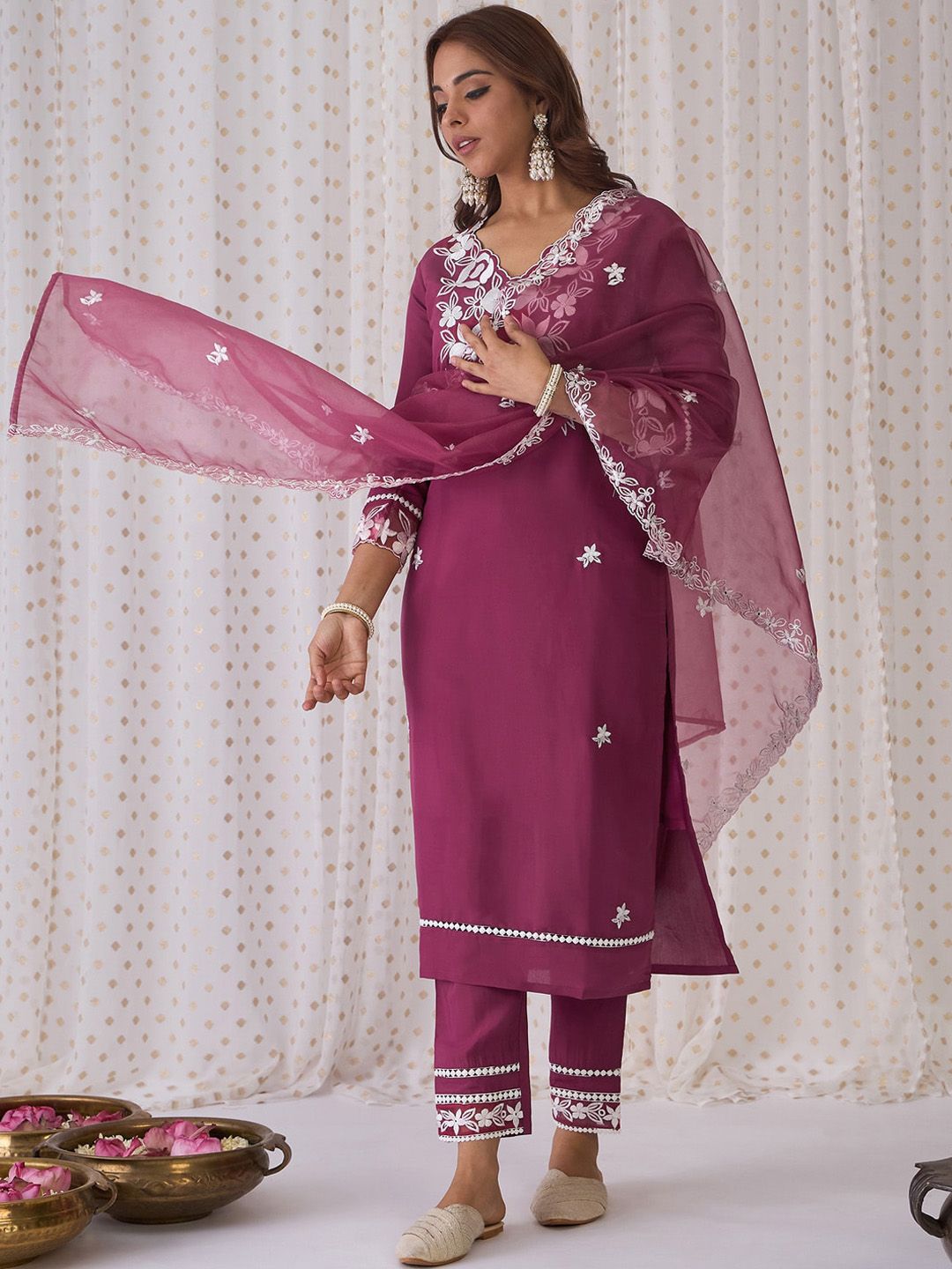 Dhiyona IE Floral Embroidered V-Neck Thread Work Straight Kurta with Trousers & Dupatta