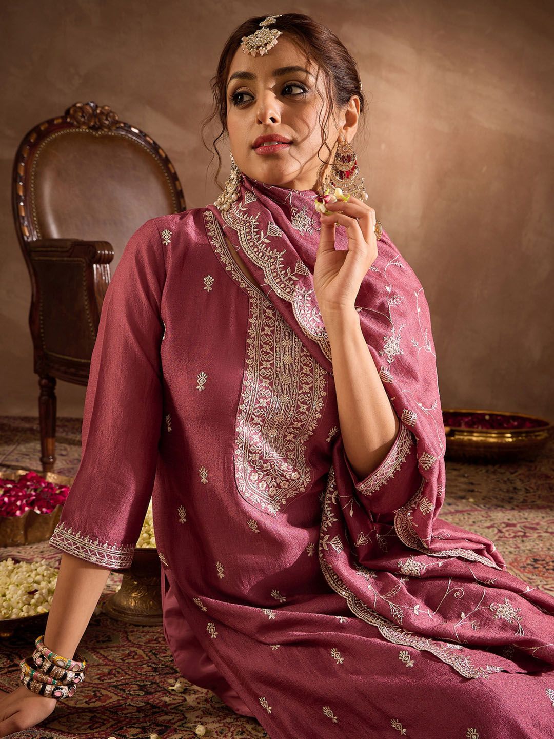 Dhiyona IE Floral Embroidered V-Neck Thread Work Straight Kurta With Trousers & Dupatta