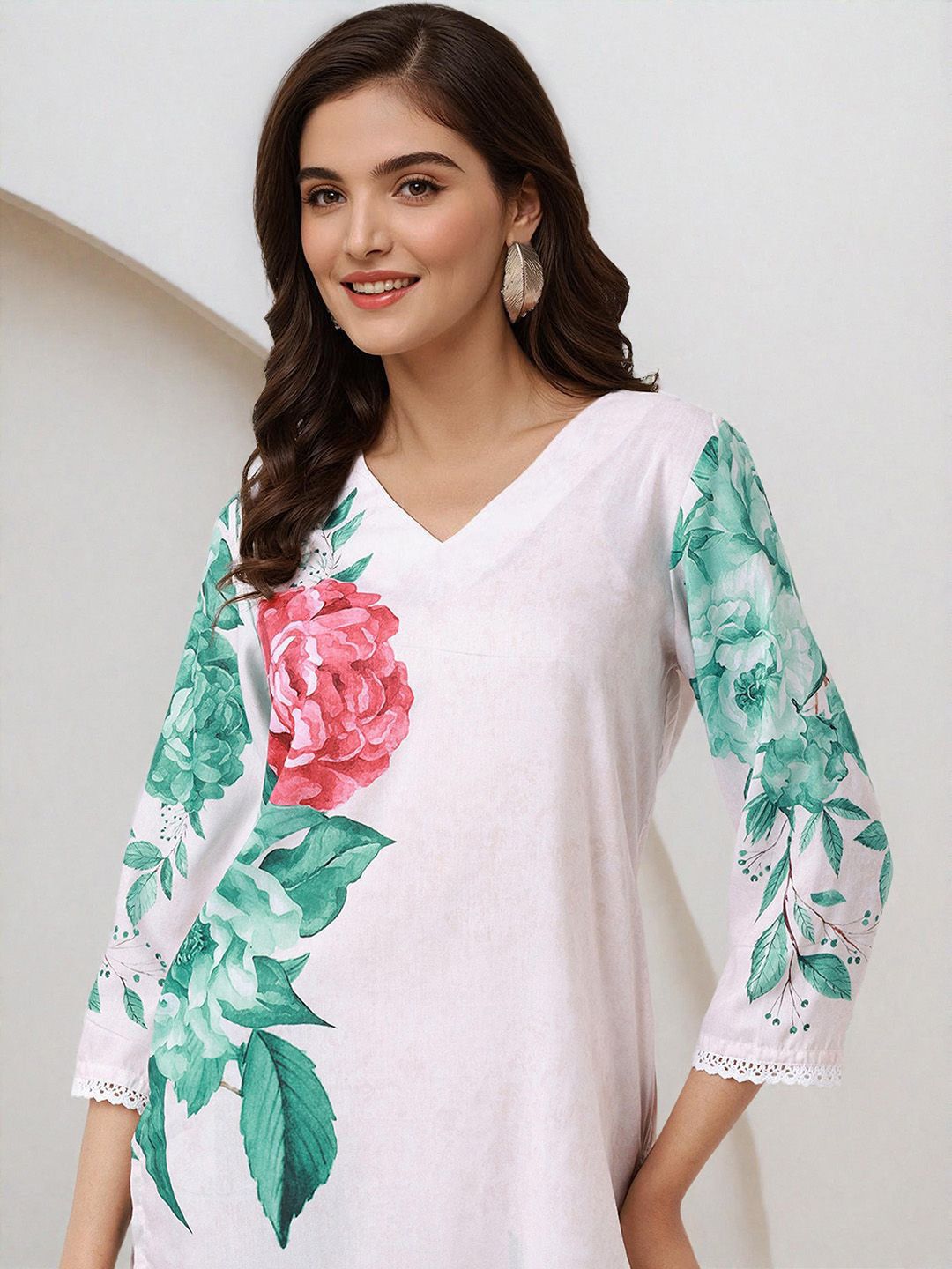Dhiyona IS Women's Women Floral Printed V Neck Kurta With Trousers