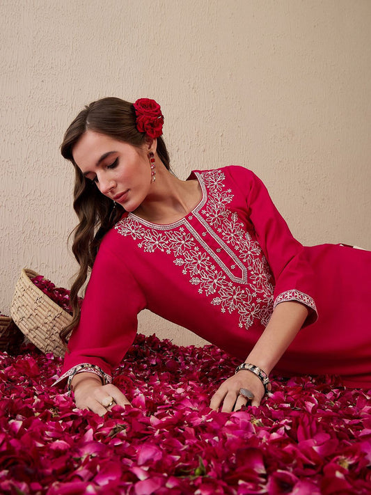 Dhiyona IE Women Floral Embroidered Thread Work Kurta