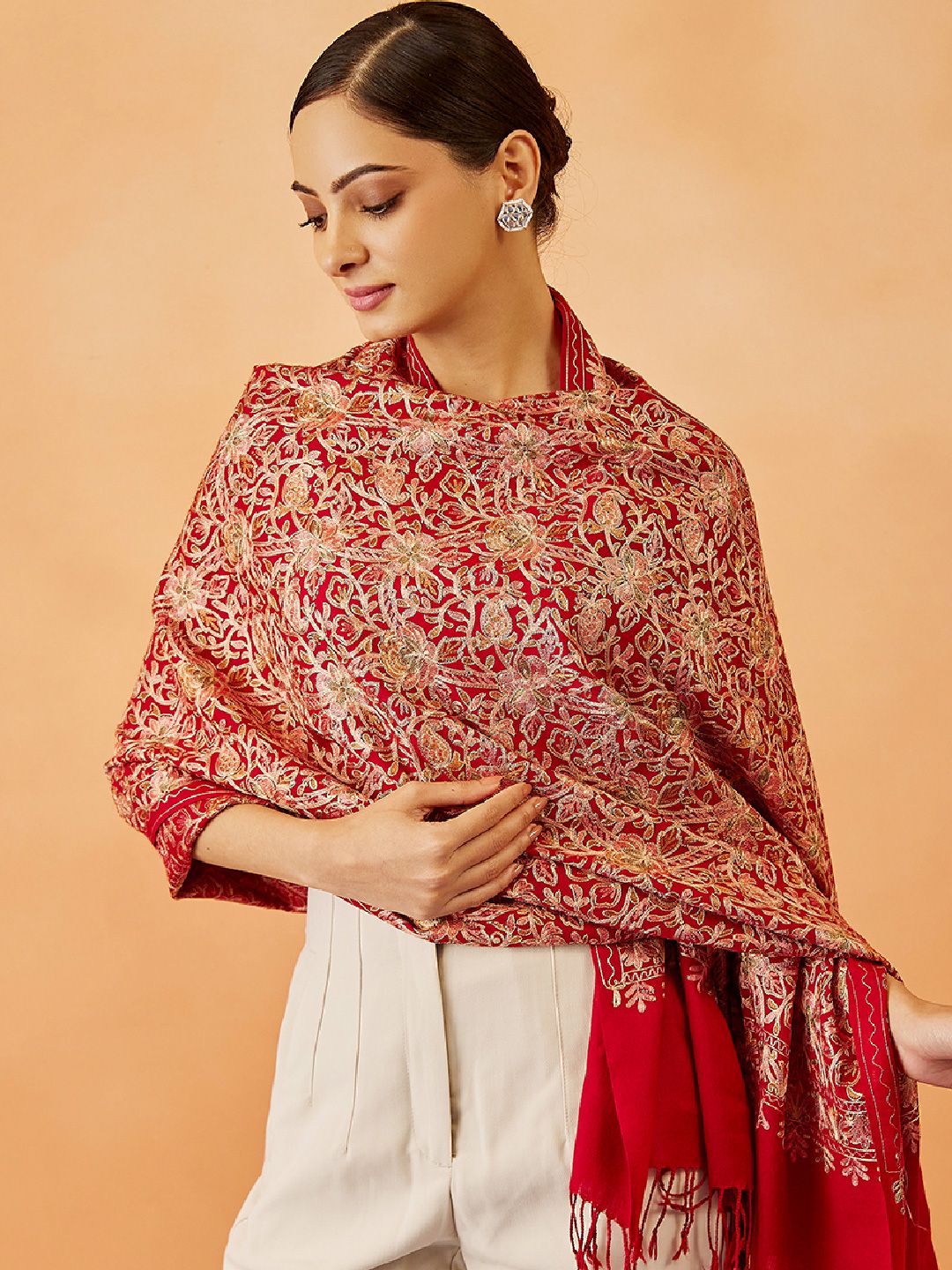 Dhiyona PA Women Paisley Embroidered Shawl