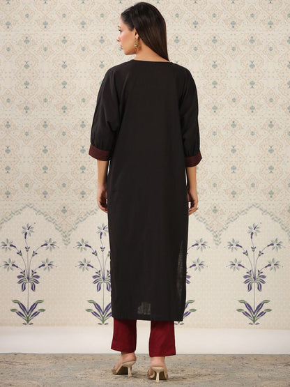 Dhiyona OD  V Neck Thread Work Kurta