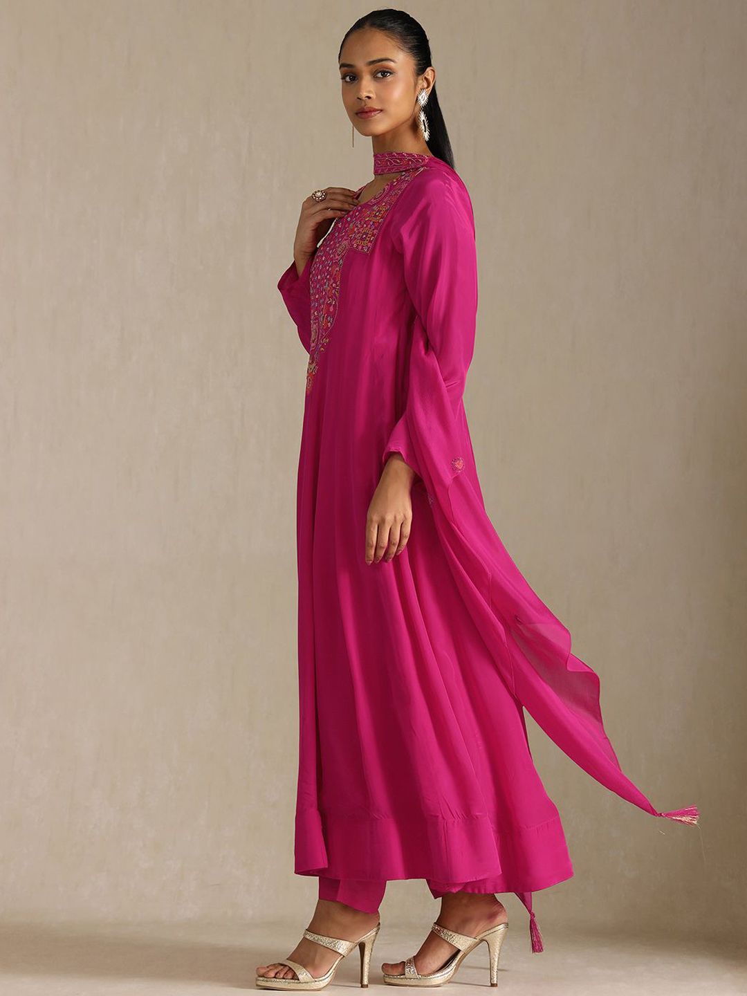 Dhiyona SO Women's Women Floral Printed Regular Sequinned Silk Crepe Kurta with Trousers & With Dupatta