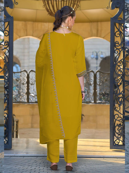 Dhiyona IE Ethnic Motifs Embroidered Regular Zari Kurta with Trousers & With Dupatta