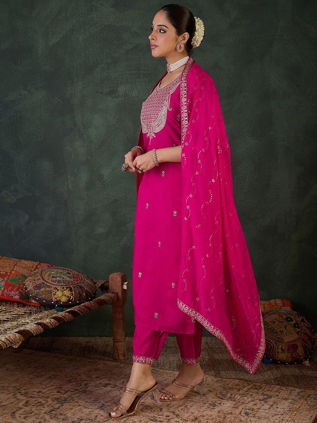 Dhiyona IE Women Embroidered Regular Sequinned Kurta Set