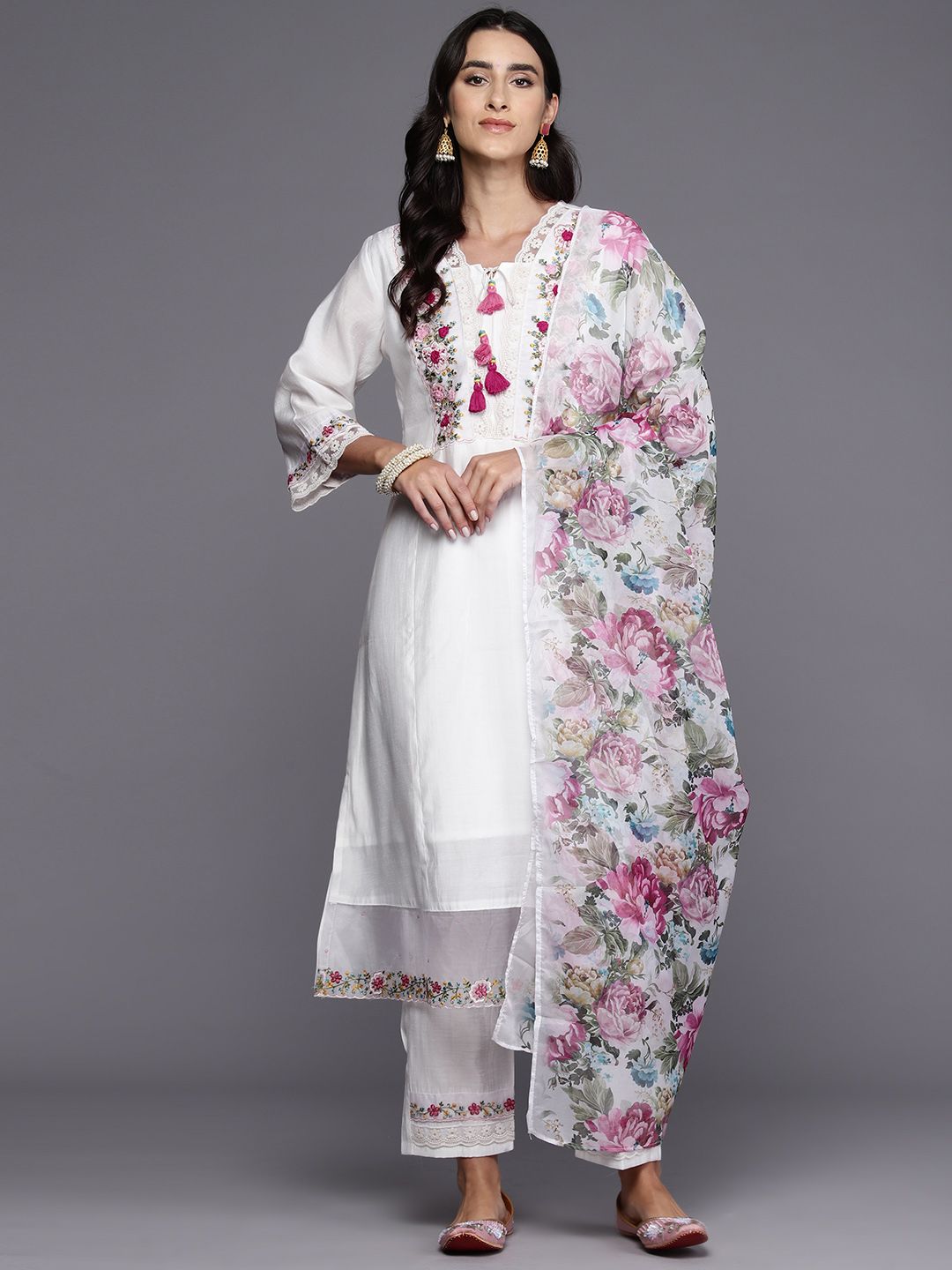 Women Floral Embroidered Thread Work Kurta with Trousers & With Dupatta