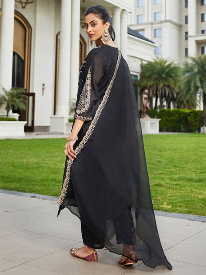 Women Ethnic Motifs Embroidered Panelled Kurta with Trousers & With Dupatta