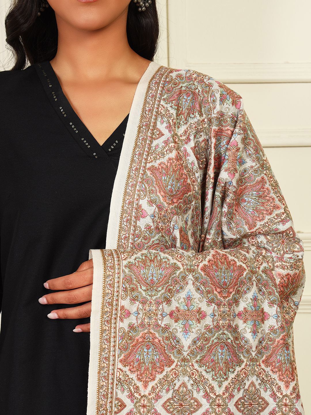 Dhiyona PA Ethnic Motifs Embroidered Woollen Silk Shawl