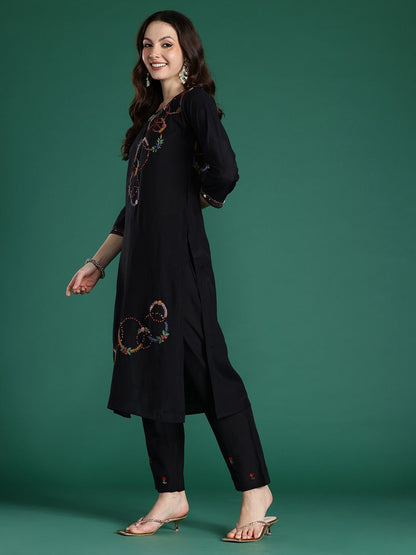 Dhiyona IE Floral Embroidered Thread Work Kurta with Trousers & With Dupatta