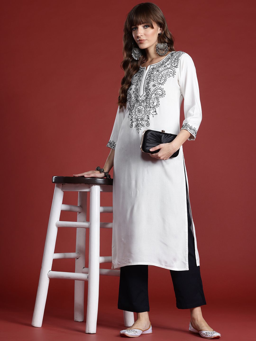 Dhiyona IE Women Floral Embroidered Thread Work Kurta