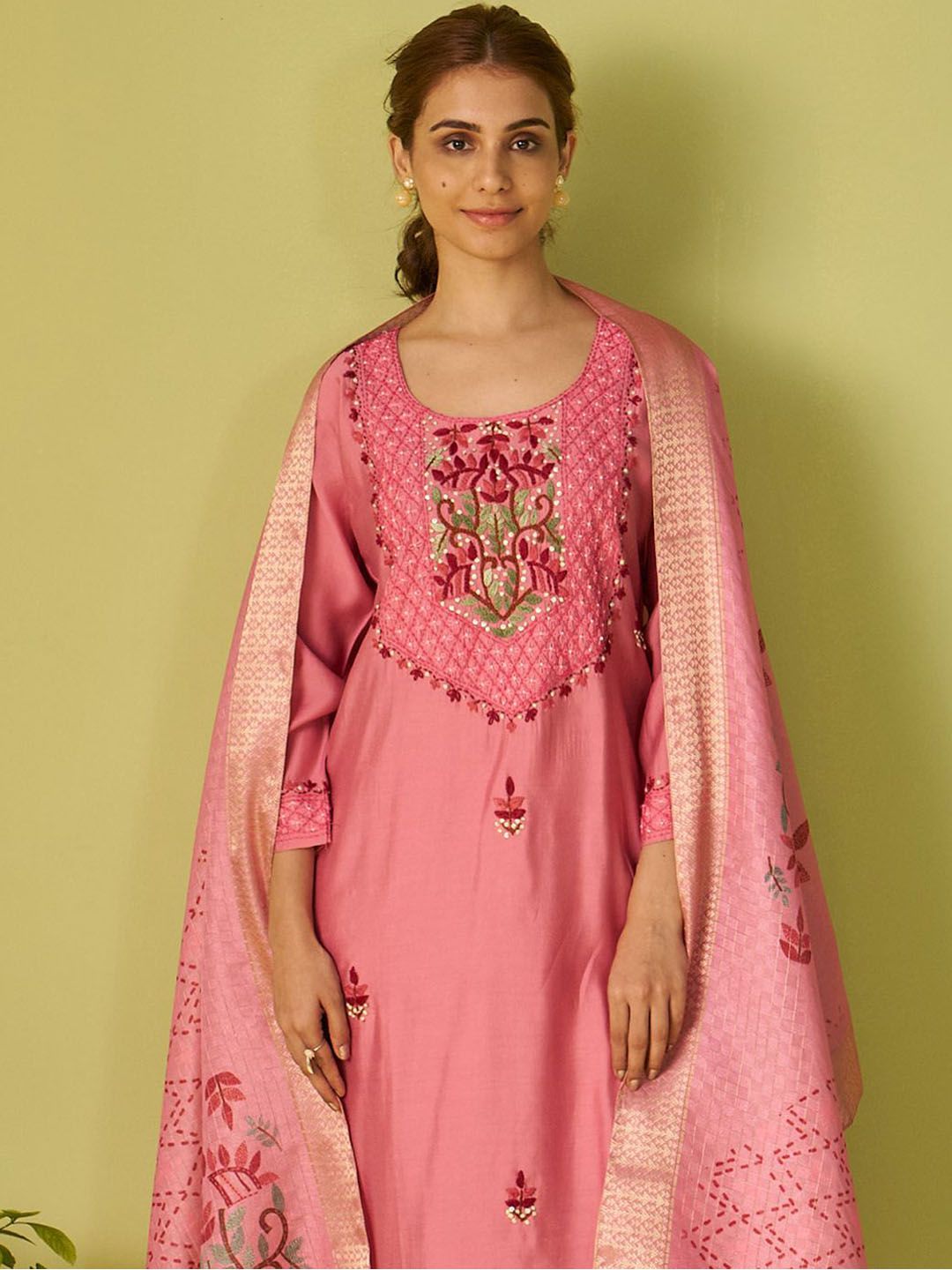 Dhiyona IE Women Floral Embroidered Kurta with Trousers & Dupatta